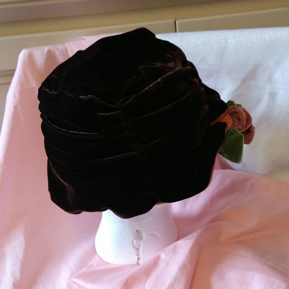 Brown and pink velour hat - Picture 4 of 8